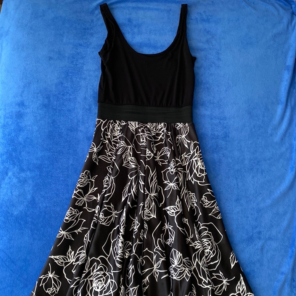 Black and White Floral Dress Size Small